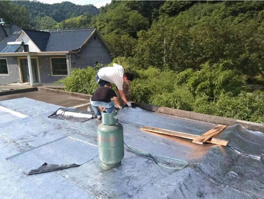 農(nóng)村平房房頂裂縫漏水如何防水維修呢？