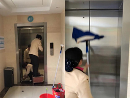 不銹鋼電梯廂怎么保養(yǎng)？