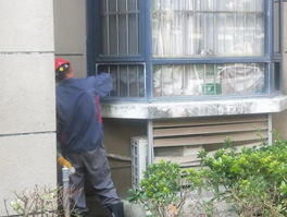 雨季窗戶漏水頭疼無比？來看看怎么處理窗臺防水維修?