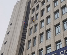 高樓外墻清洗的清洗劑該怎么選擇？